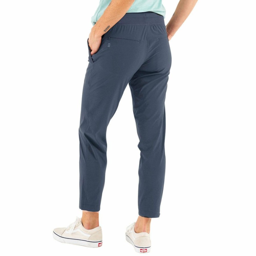 Clothing * | Official Free Fly: Women'S Breeze Cropped Pant Bluedusk